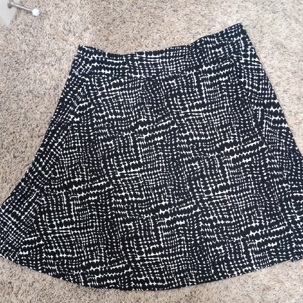 Ann Taylor Black and White A-Line‎ Skirt